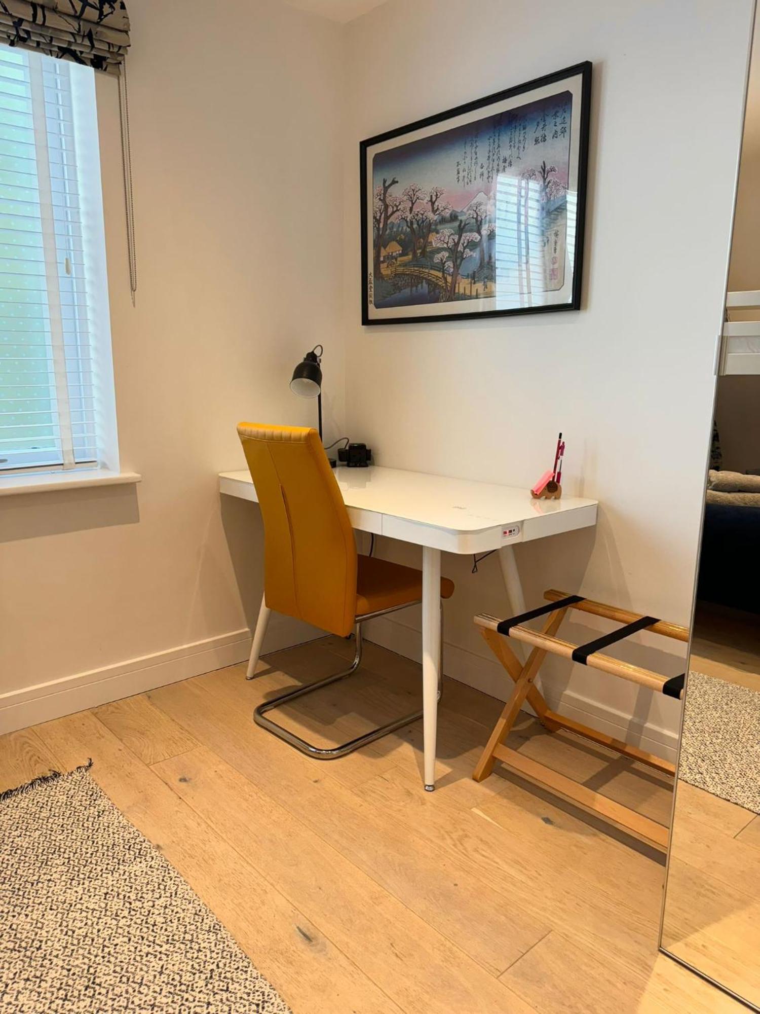 Spacious & Light 2bed, 2bath In The Heart Of Apartamento